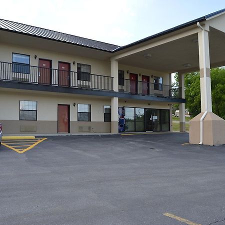 Hiway Inn Express - Kiowa Exterior foto